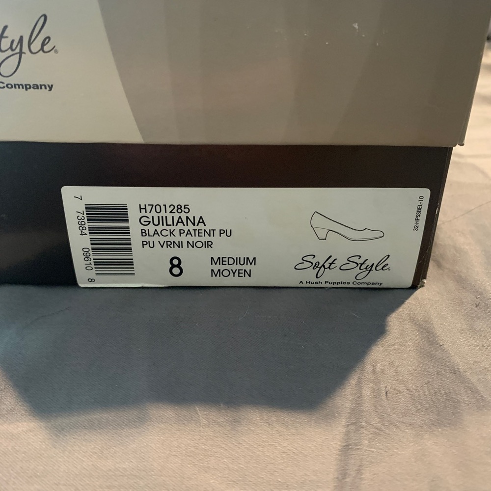 Soft style patent leather pumps